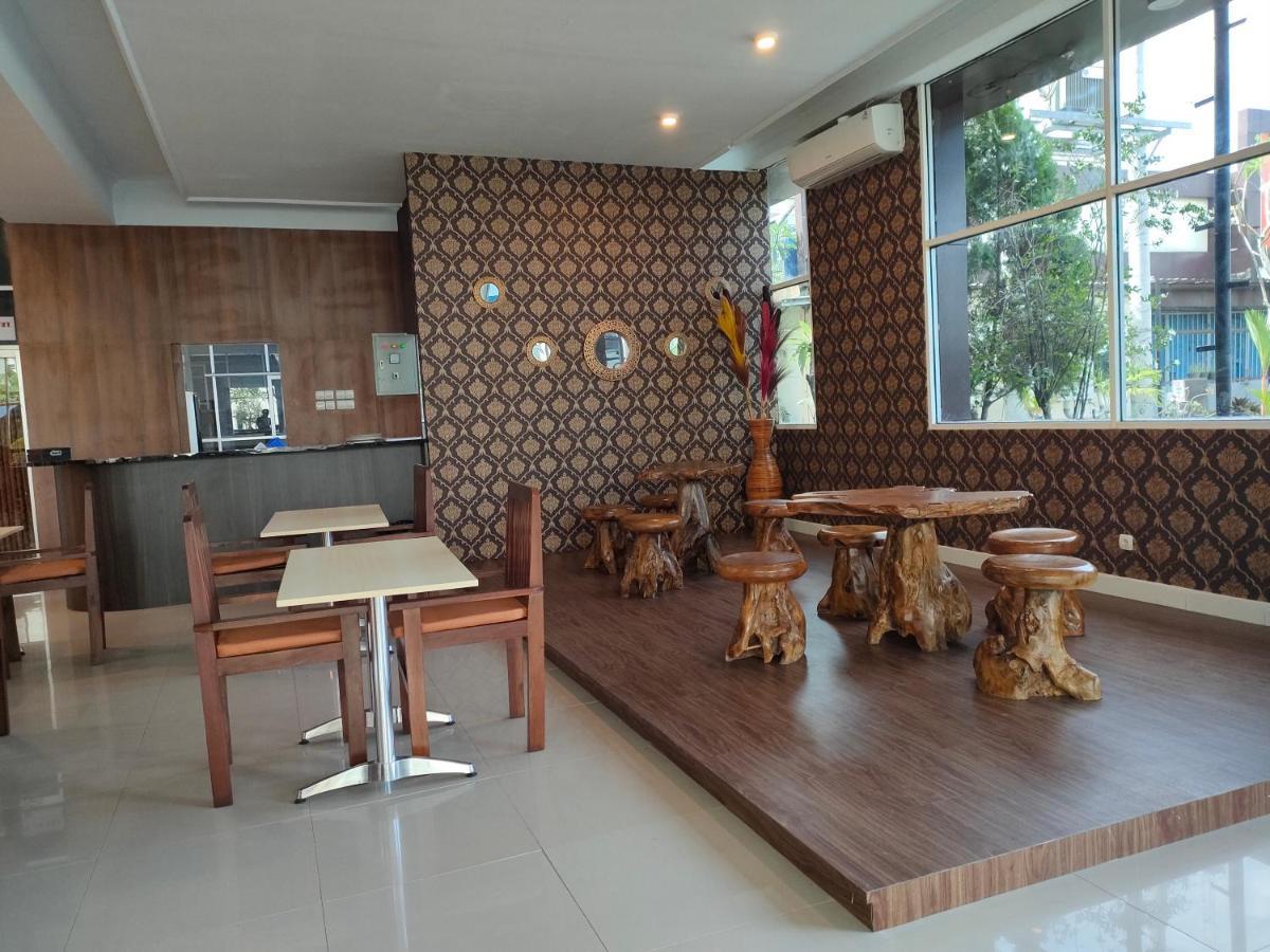 Golden Ganesha Hotel Yogyakarta By Ecommerceloka Gondowulung Ngoại thất bức ảnh